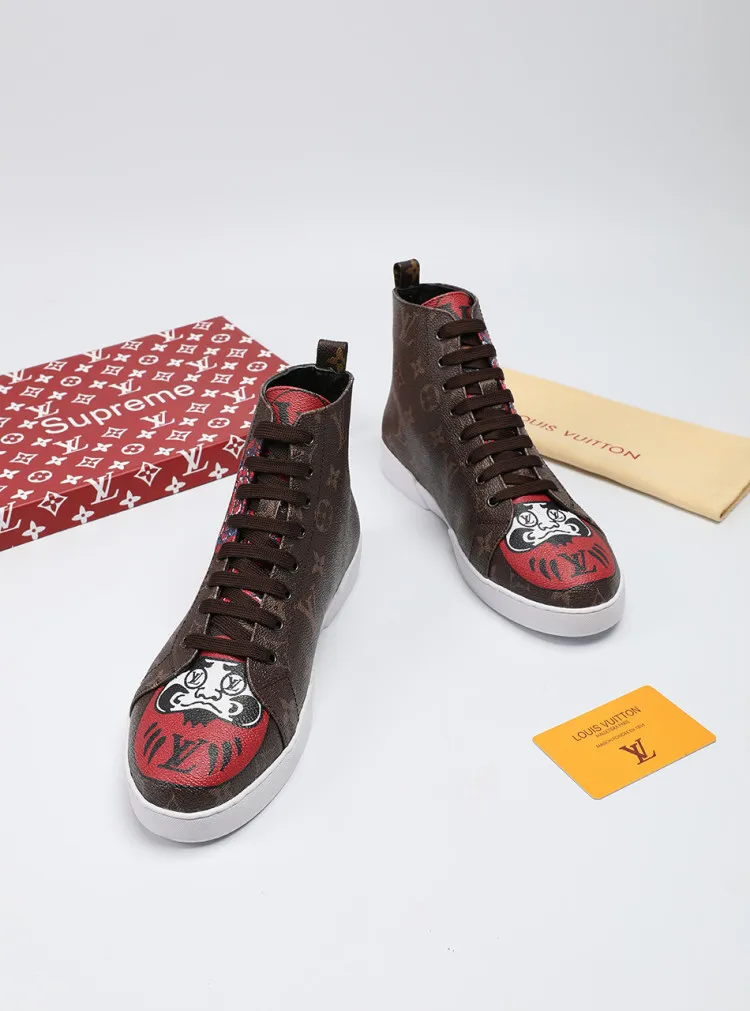 Factory price: 400💰 [LV] Animal series limited edition high-top sports shoes for men, L classic print, new autumn and winter style, original replica, 1:1 Counter quality, the fabric is Italian 🇮🇹 imported cowhide ➕🇮🇹 pure sheepskin lining ➕ original outsole, 🔍🔍 high quality, you can go in and out of the counter at will, welcome to compare, the outsole line will never be unglued, all sellers are welcome to sell in the picture above, can be shipped in one piece, code number: 38-44 (45 codes can be customized)